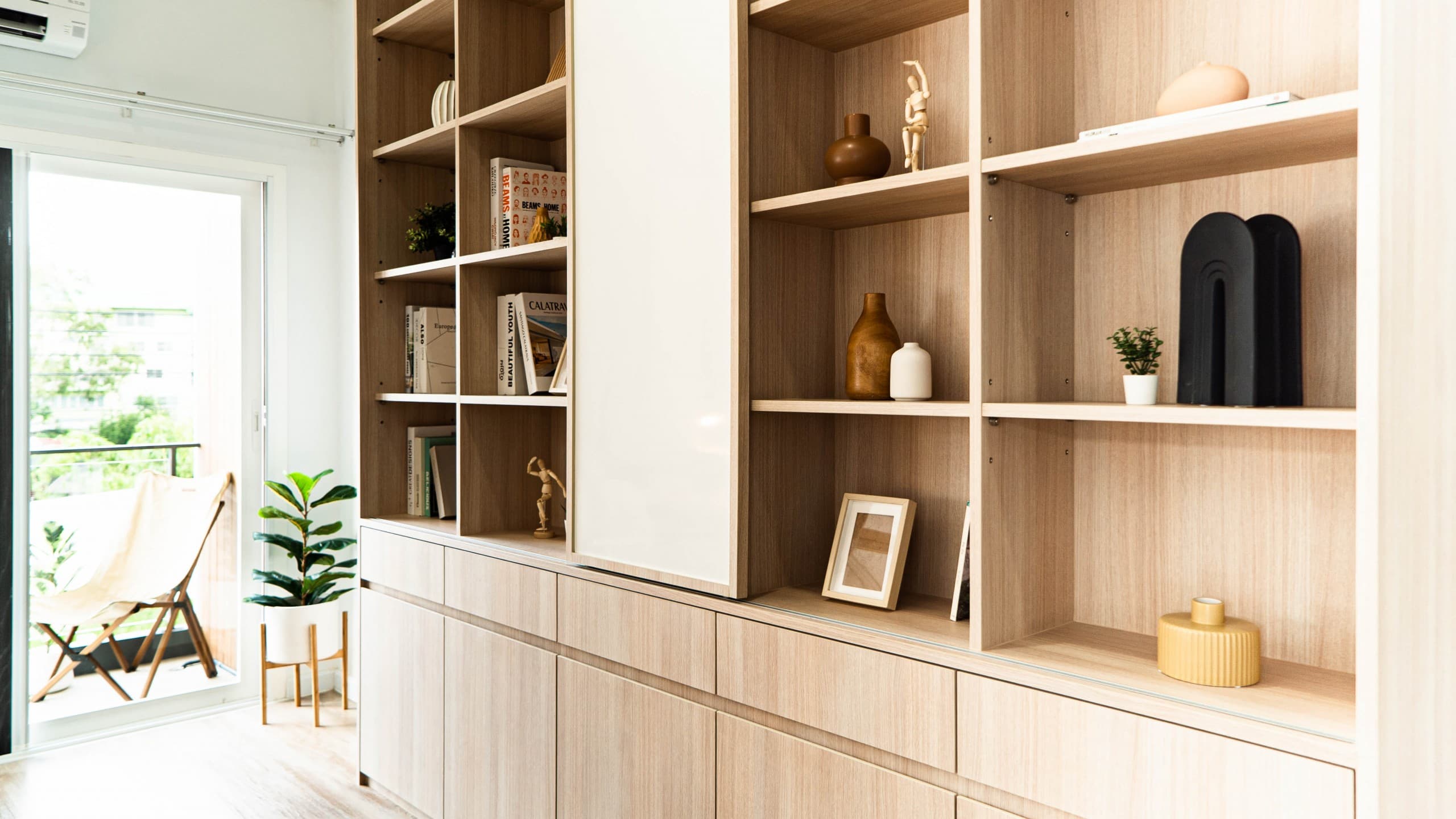 งานตกแต่งภายในที่พักอาศัย La Villa Posh, Ayuthaya ภาพที่ 3 โดย OBJ Design & Build
