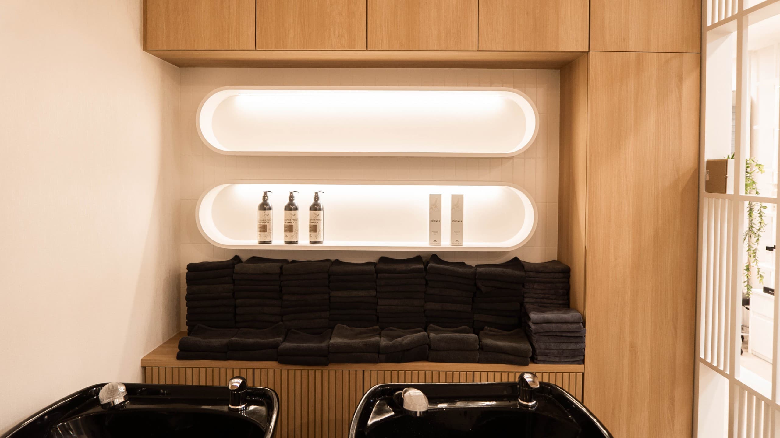 งานตกแต่งภายในเชิงพาณิชย์ Aida Hair Salon ภาพที่ 7 โดย OBJ Design & Build